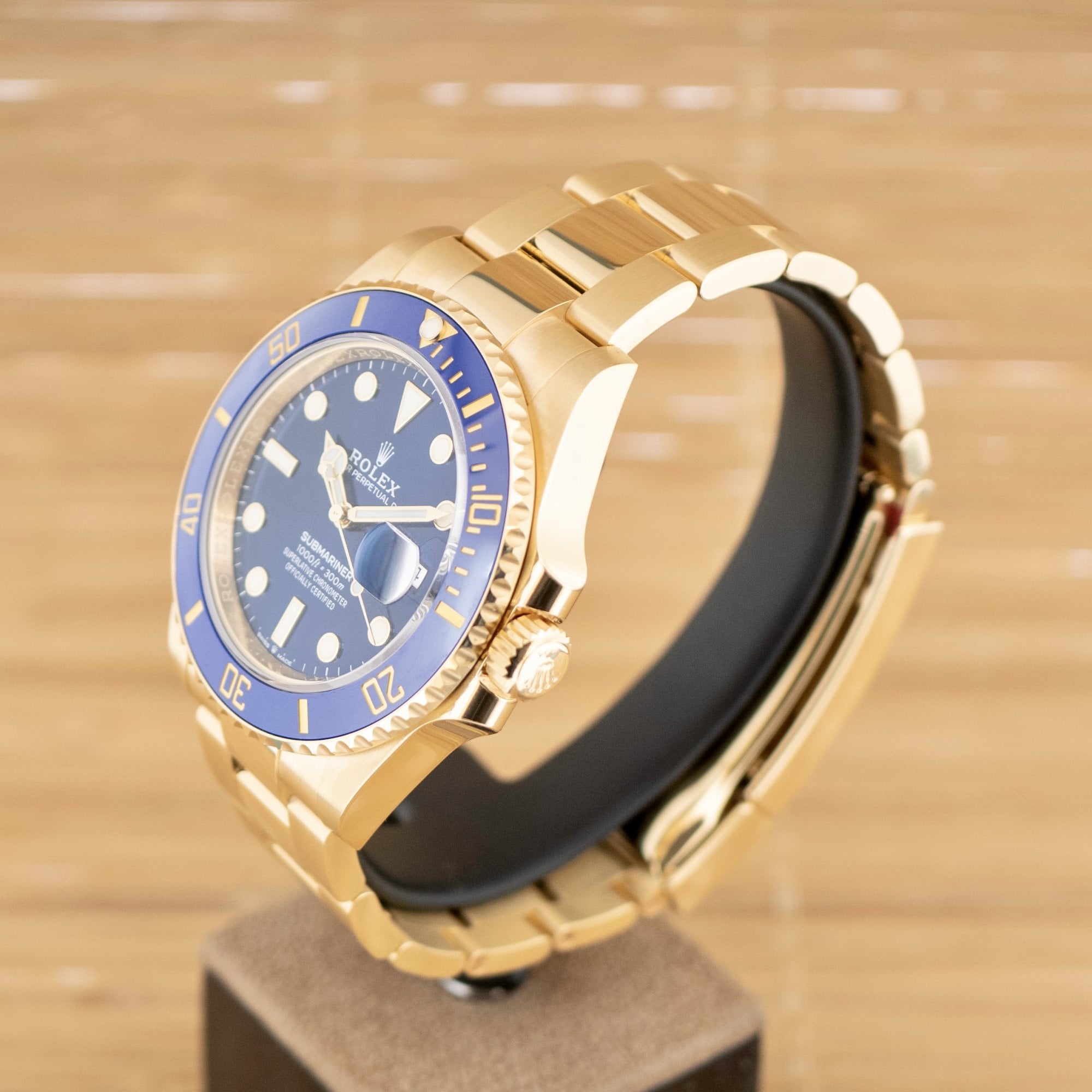 Submariner - Unworn with Box and Papers