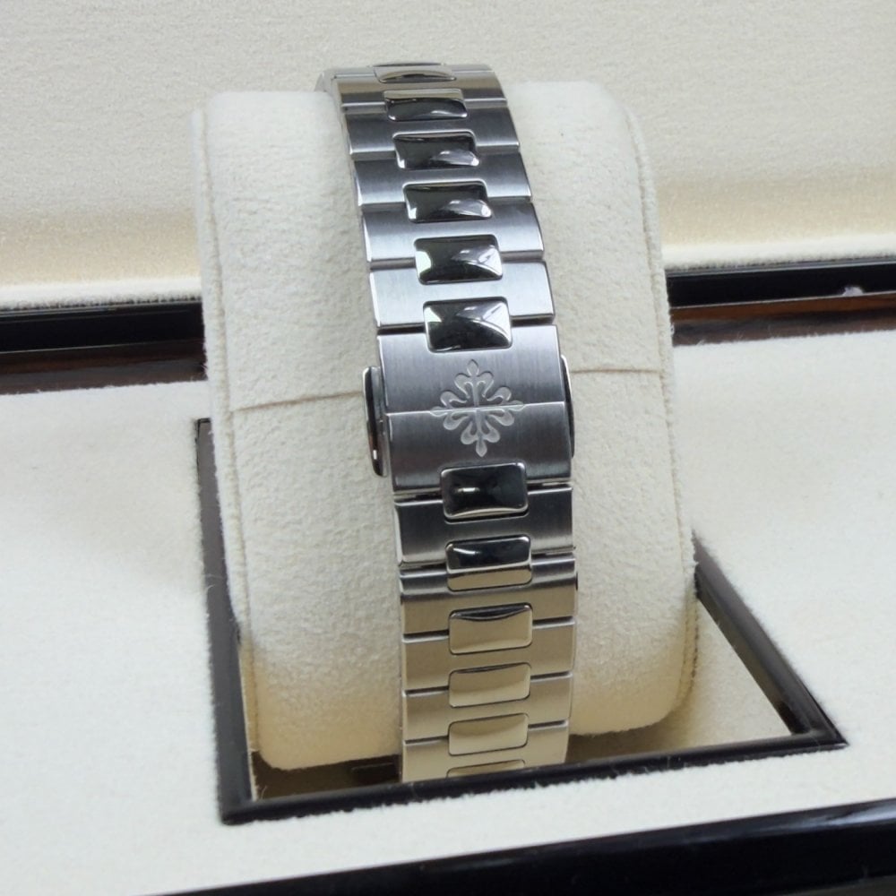 Patek Philippe Nautilus Flyback Chronograph - Box and Papers 2024 (MK)