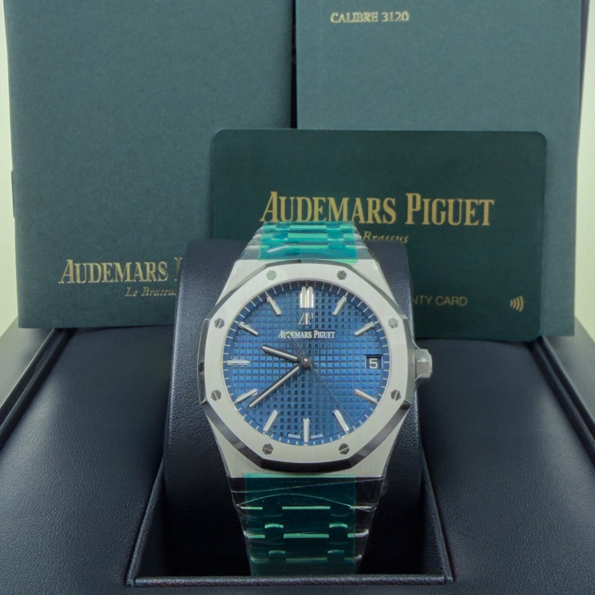 Royal Oak Selfwinding - Unworn and Sealed Box & Papers 2020 (MK)