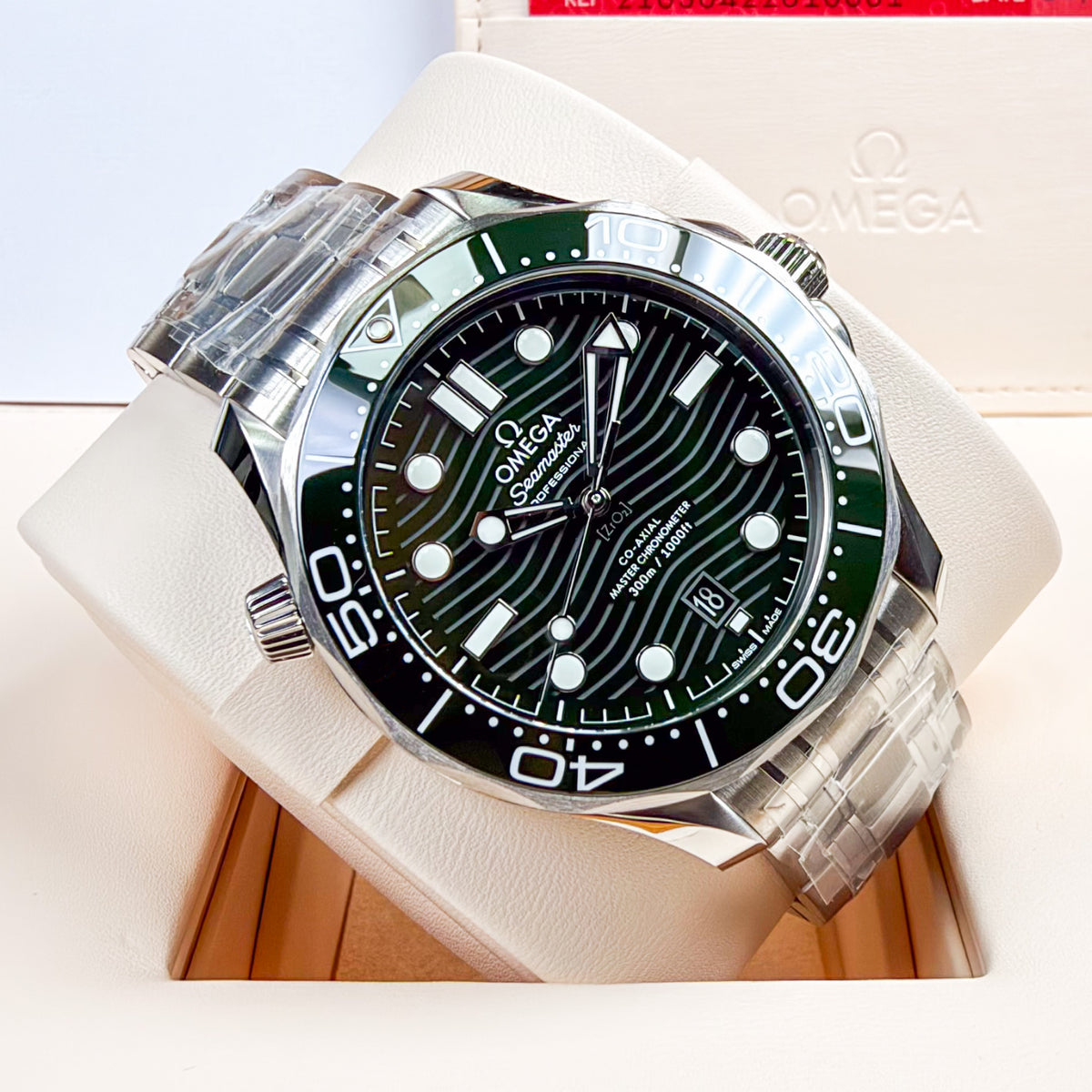 Omega Seamaster Diver Green 42mm - Unworn with Box and Papers 2026