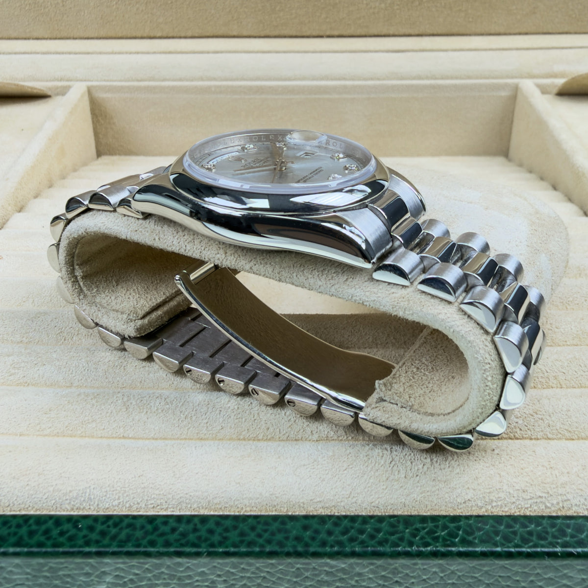 Rolex Day-Date Platinum Diamond - Box and Service Papers