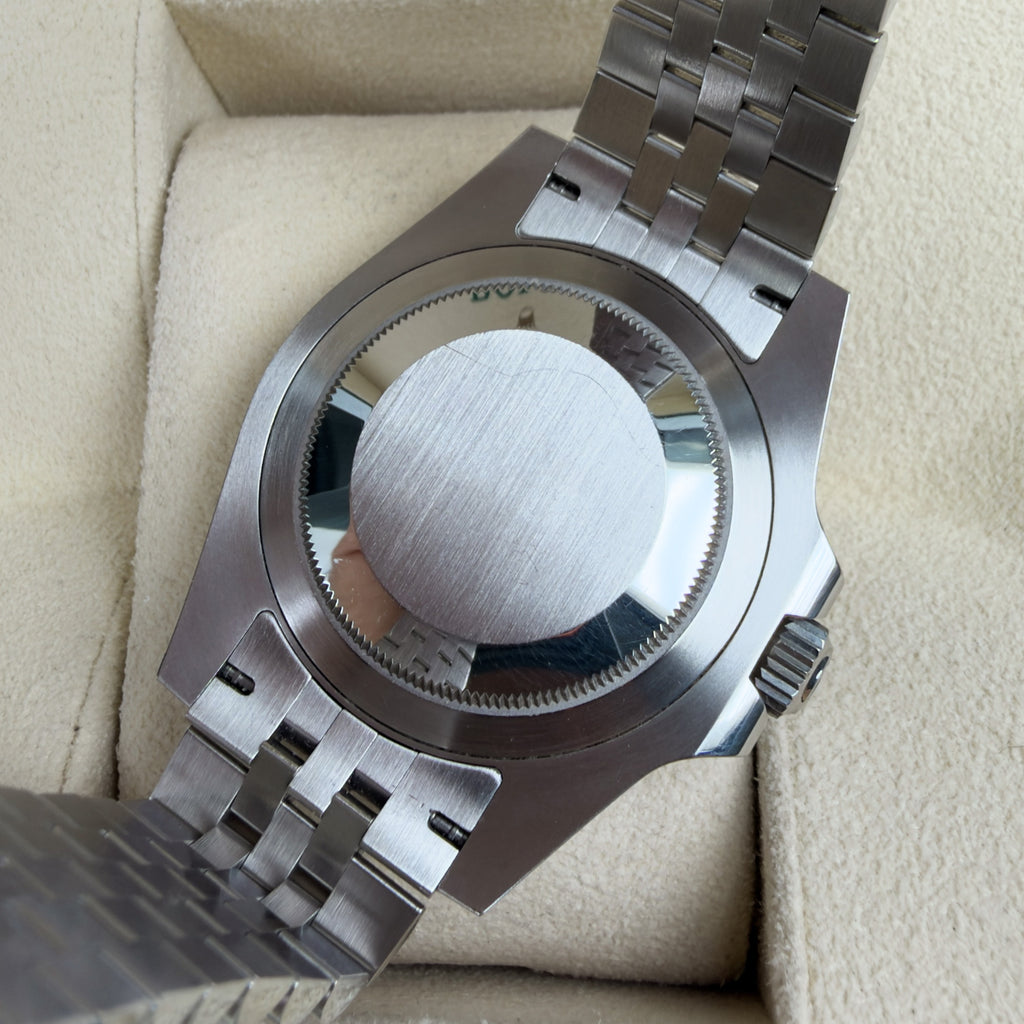 Rolex GMT Master II Pepsi - Box and Papers 2022 Unpolished (DMC)