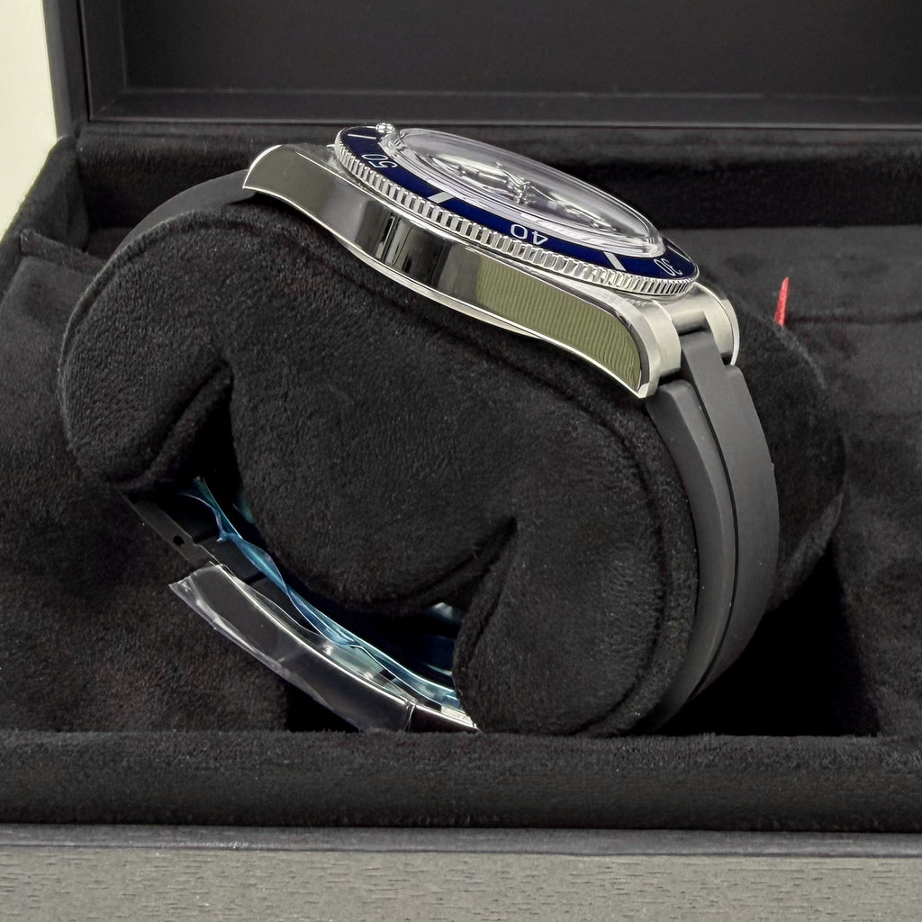 Black Bay 54 Blue Rubber - Unworn with Box and Papers 2026